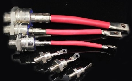 【發(fā)電機(jī)組租賃】發(fā)電機(jī)啟動(dòng)沒(méi)電壓是什么原因?